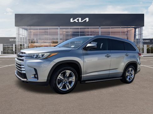 Used 2019 Toyota Highlander Limited image 6