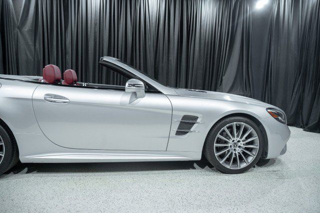 Used 2019 Mercedes-Benz SL 550 image 5
