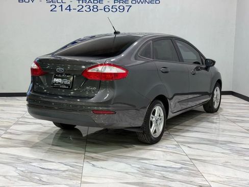 Used 2018 Ford Fiesta SE image 6