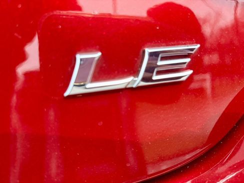 Used 2017 Toyota Camry LE image 31