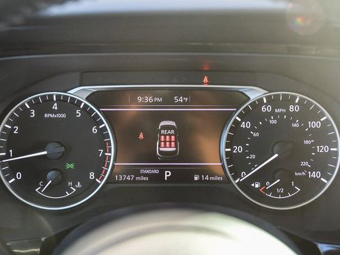 Used 2024 Nissan Pathfinder SV image 21