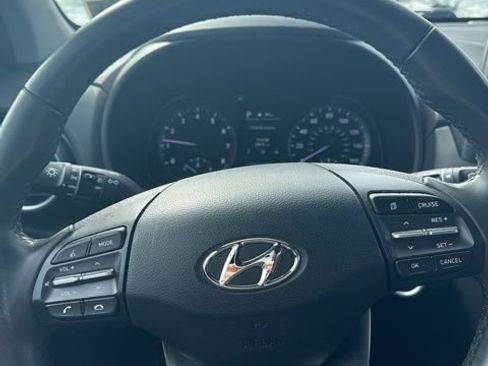Used 2021 Hyundai Kona Limited image 4