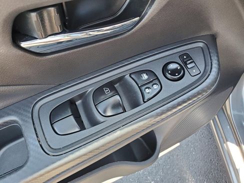 Certified 2025 Nissan Versa SV w/ Trunk Package FWD image 18