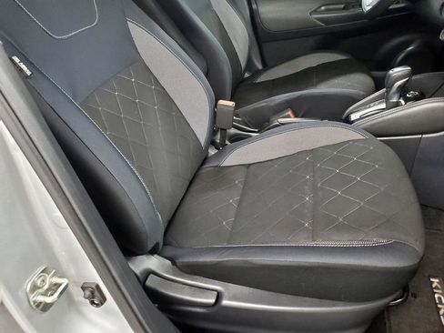 Used 2018 Nissan Kicks S image 19