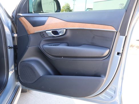 Used 2022 Volvo XC90 T6 Momentum w/ Advanced Package image 9