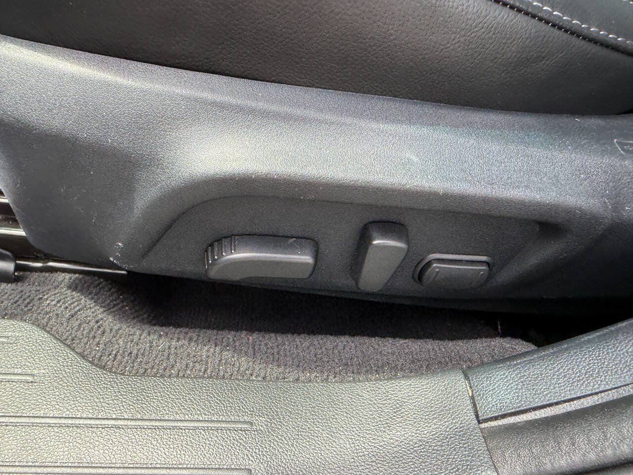 Used 2016 Subaru Outback 2.5i Limited AWD/4WD image 18