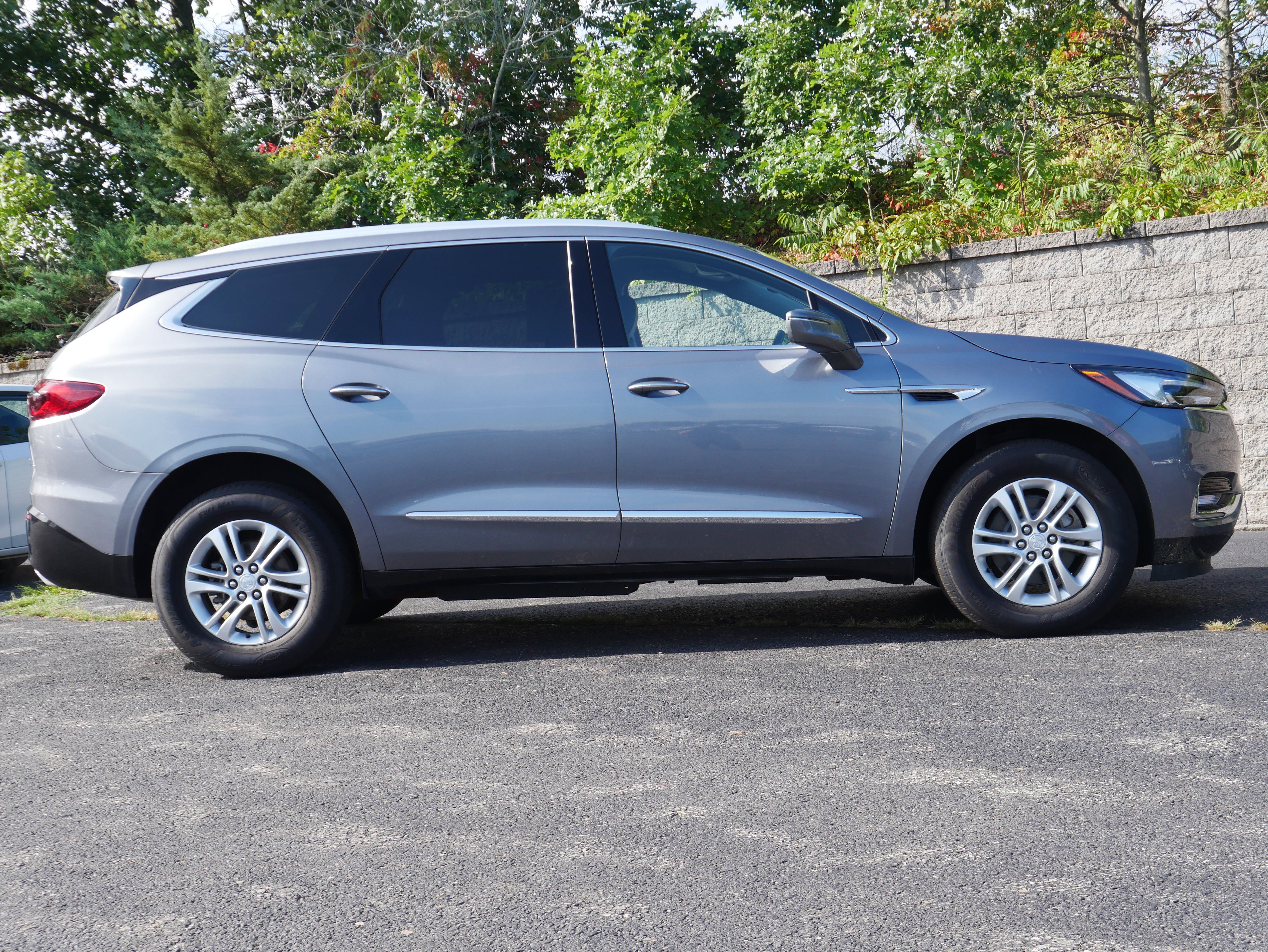 Used 2019 Buick Enclave Essence AWD/4WD image 10