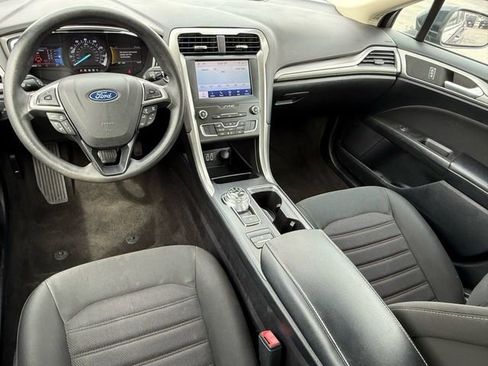Used 2020 Ford Fusion SE FWD image 13