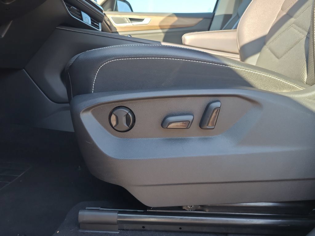 Used 2024 Volkswagen Atlas SE FWD image 26