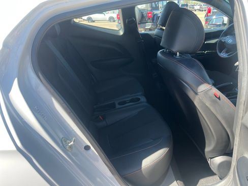 Used 2020 Hyundai Veloster 2.0 Premium image 17