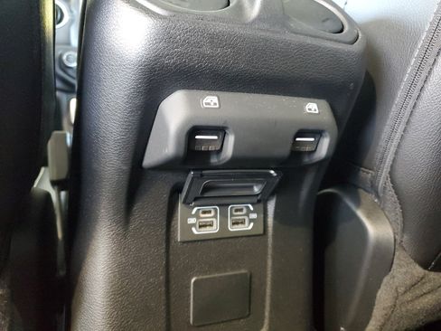 Used 2022 Jeep Gladiator Overland w/ Popular Equipment Package AWD/4WD image 12