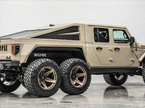 Used 2023 Jeep Gladiator Sport image 5