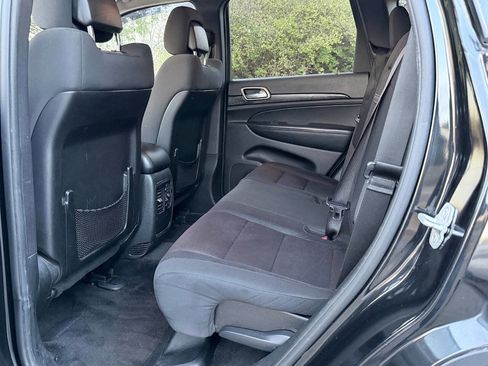 Used 2012 Jeep Grand Cherokee Laredo image 9