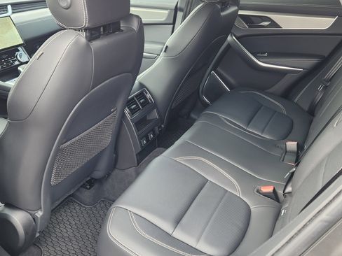 Used 2026 Jaguar F-PACE R-Dynamic S AWD/4WD image 17
