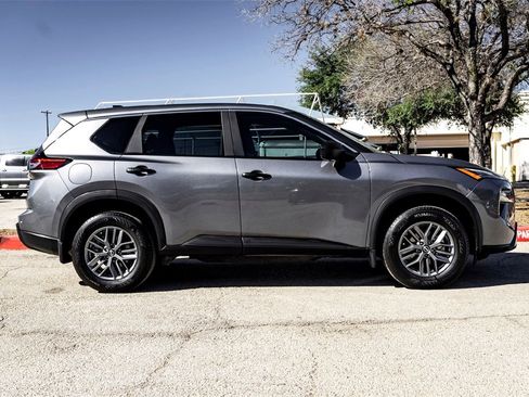 Used 2025 Nissan Rogue S image 4
