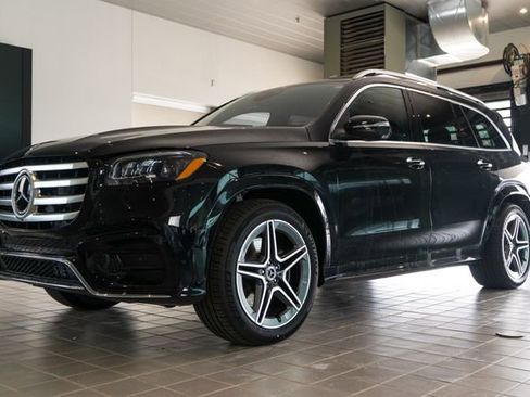 New 2026 Mercedes-Benz GLS 450 4MATIC image 3