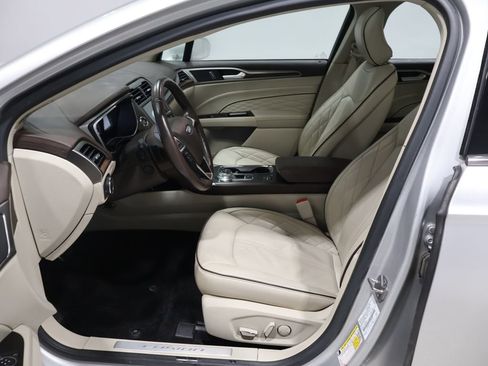 Used 2017 Ford Fusion Platinum image 10