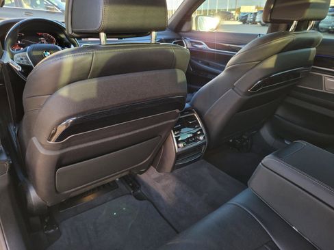 Used 2020 BMW 740i w/ Cold Weather Package image 33