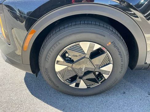 New 2026 Kia Sportage LX image 32