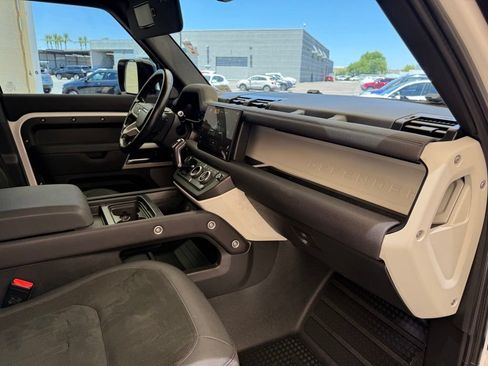 Used 2022 Land Rover Defender 110 S AWD/4WD image 18