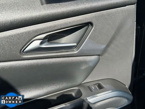 Used 2025 Chevrolet Traverse LT w/ Driver Confidence Package FWD image 12