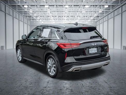 Used 2019 INFINITI QX50 Luxe w/ Navigation Package FWD image 3