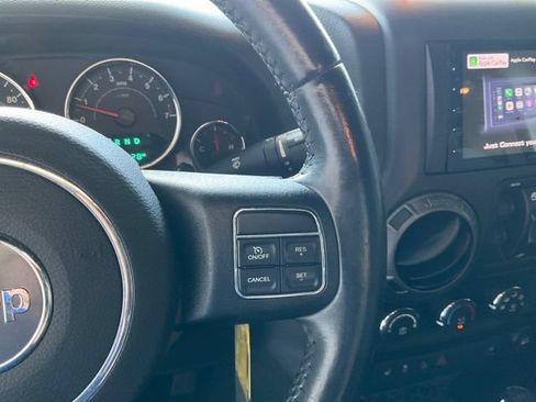 Used 2018 Jeep Wrangler Unlimited Sport S AWD/4WD image 10