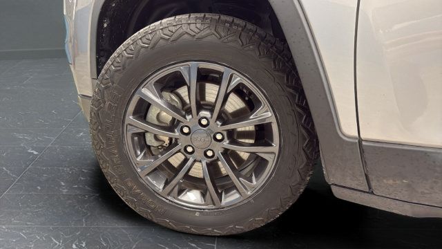 Used 2020 Jeep Cherokee Latitude AWD/4WD image 31
