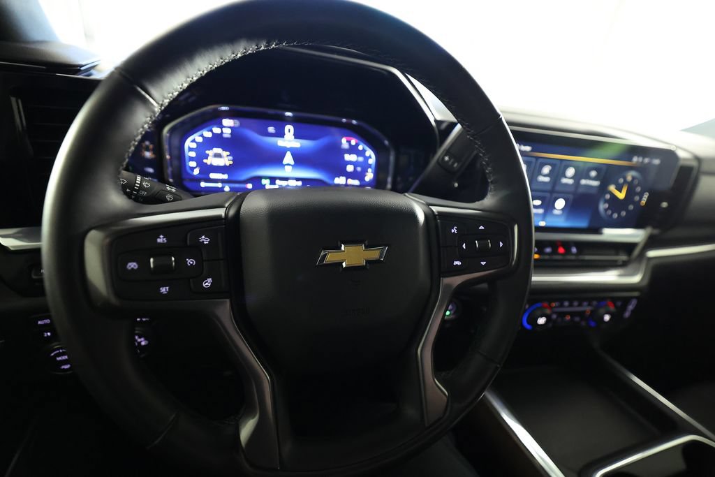 Used 2024 Chevrolet Silverado 2500 High Country w/ Technology Package AWD/4WD image 19
