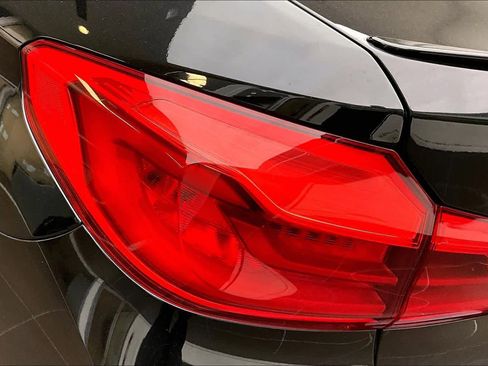 Used 2020 BMW M550i xDrive M550i xDrive w/ Executive Package image 27