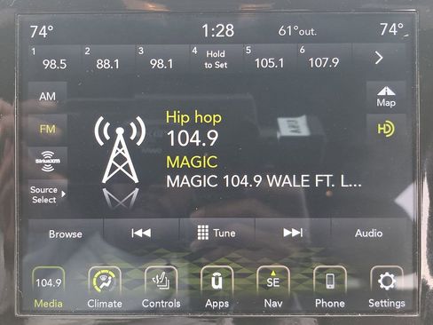 Used 2022 Jeep Grand Cherokee Limited image 23