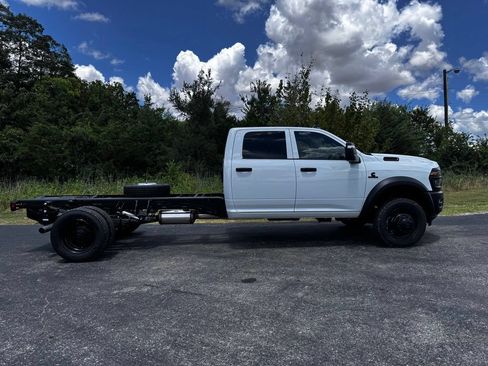 New 2026 RAM 5500 Tradesman AWD/4WD image 17