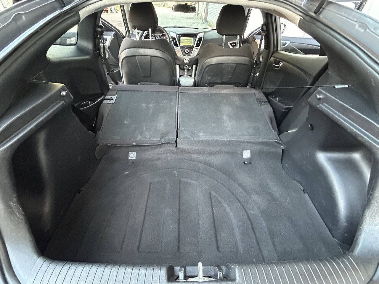 Used 2016 Hyundai Veloster FWD image 22