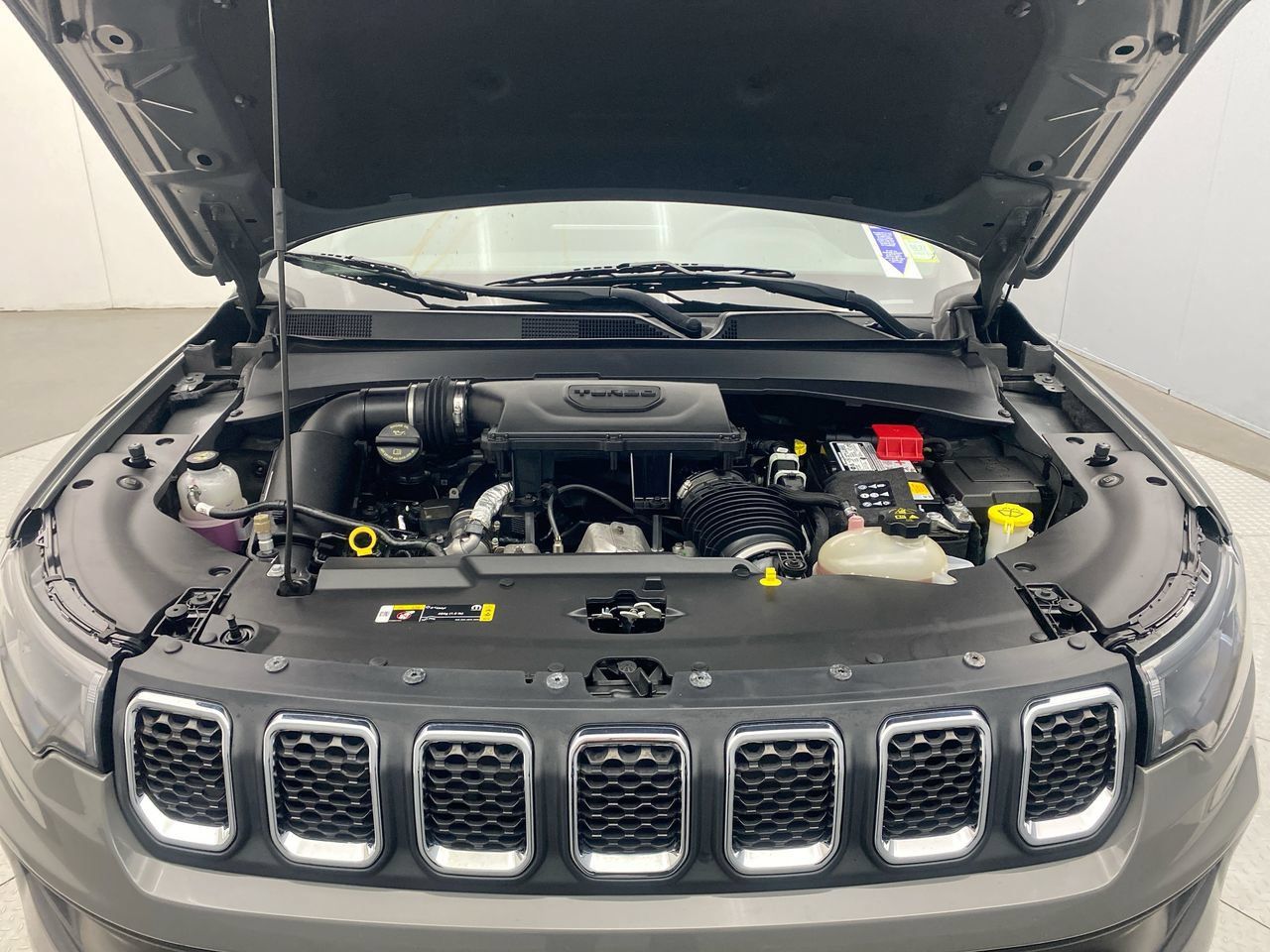 Used 2023 Jeep Compass Latitude AWD/4WD image 11