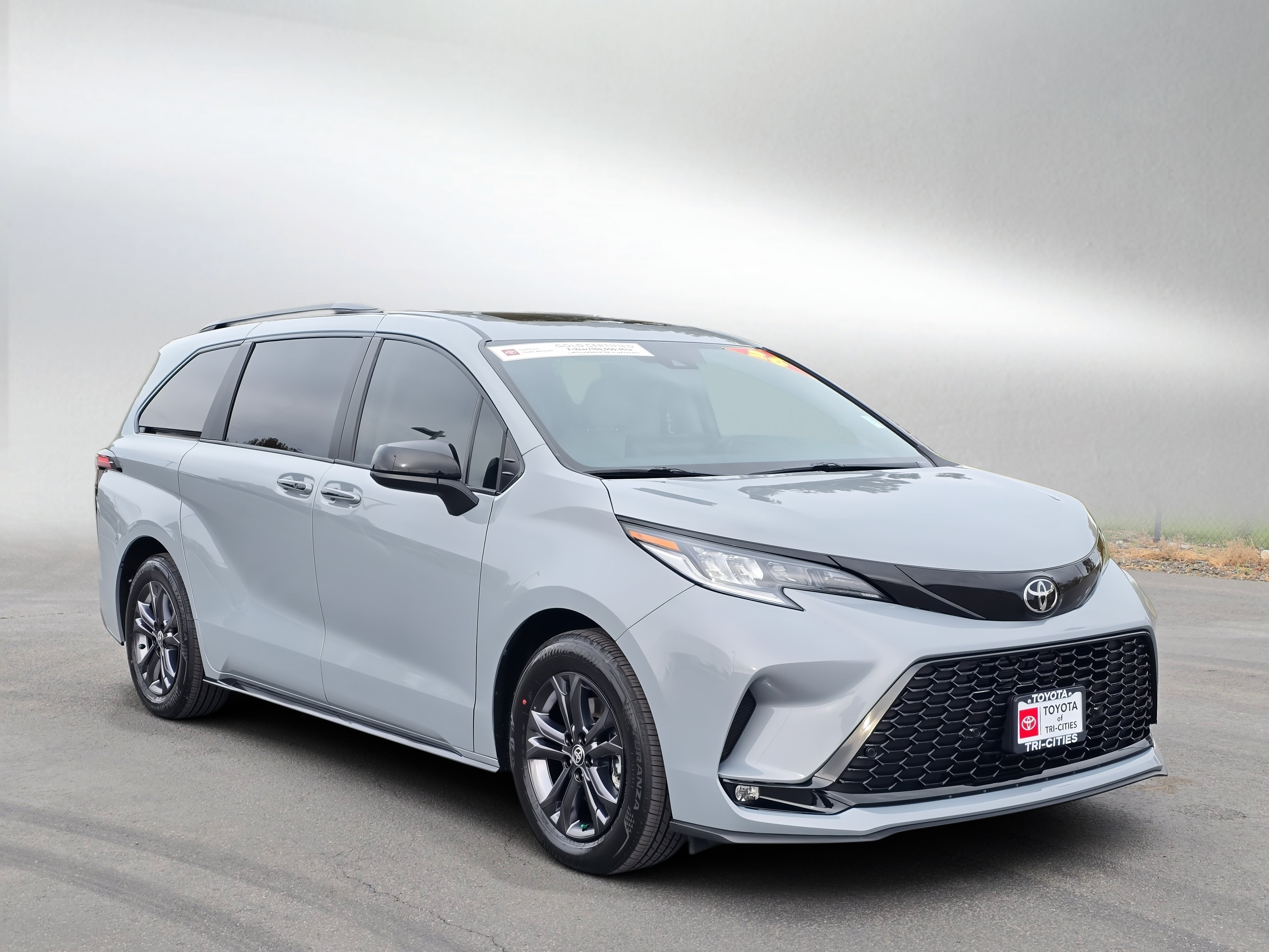 Certified 2026 Toyota Sienna XSE AWD/4WD image 6