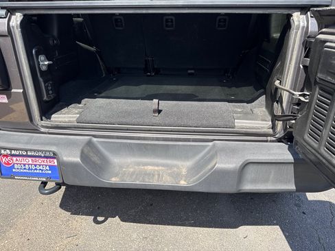 Used 2018 Jeep Wrangler Unlimited Sport S AWD/4WD image 14