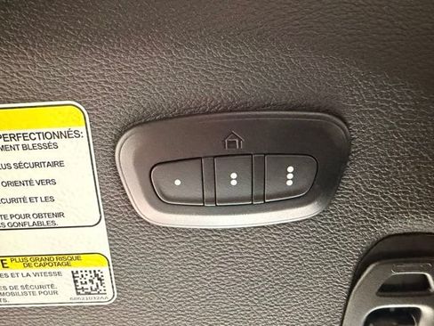 Used 2024 Jeep Wrangler Unlimited Sahara w/ Technology Group AWD/4WD image 43