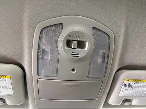 Used 2014 Toyota Prius Three image 39