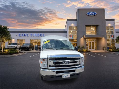 Used 2026 Ford E-350 and Econoline 350 Super Duty w/ Power Equipment Group RWD image 2