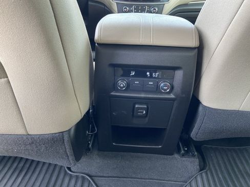 Used 2023 Chevrolet Traverse LT w/ LPO, Cargo Package AWD/4WD image 51