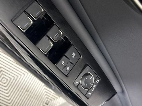 Used 2025 Lexus ES 350 w/ Premium Package FWD image 30