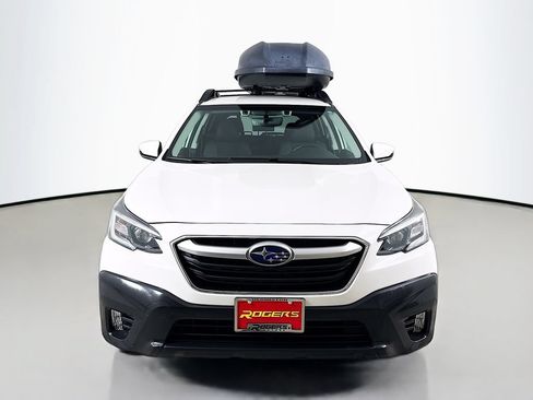 Used 2022 Subaru Outback Premium AWD/4WD image 2