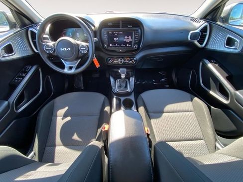 Used 2023 Kia Soul LX w/ LX Technology Package image 10