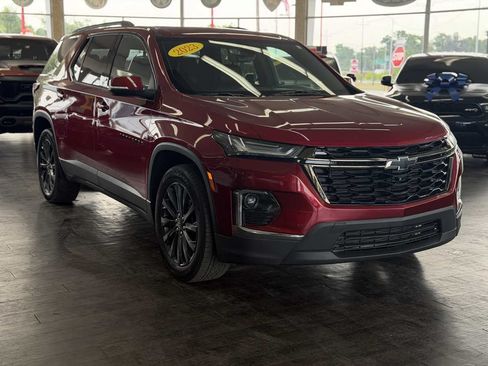 Used 2023 Chevrolet Traverse RS AWD/4WD image 1