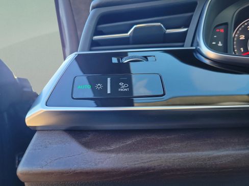 Used 2020 Audi Q8 Prestige image 15