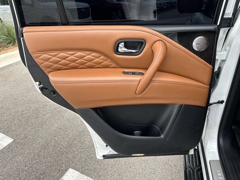 Used 2023 INFINITI QX80 Sensory w/ Cargo Package AWD/4WD image 32