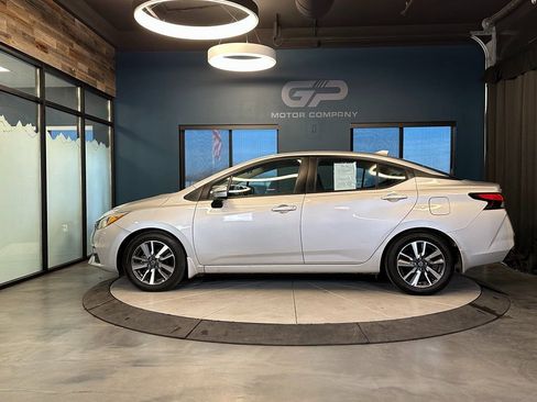 Used 2021 Nissan Versa SV image 6