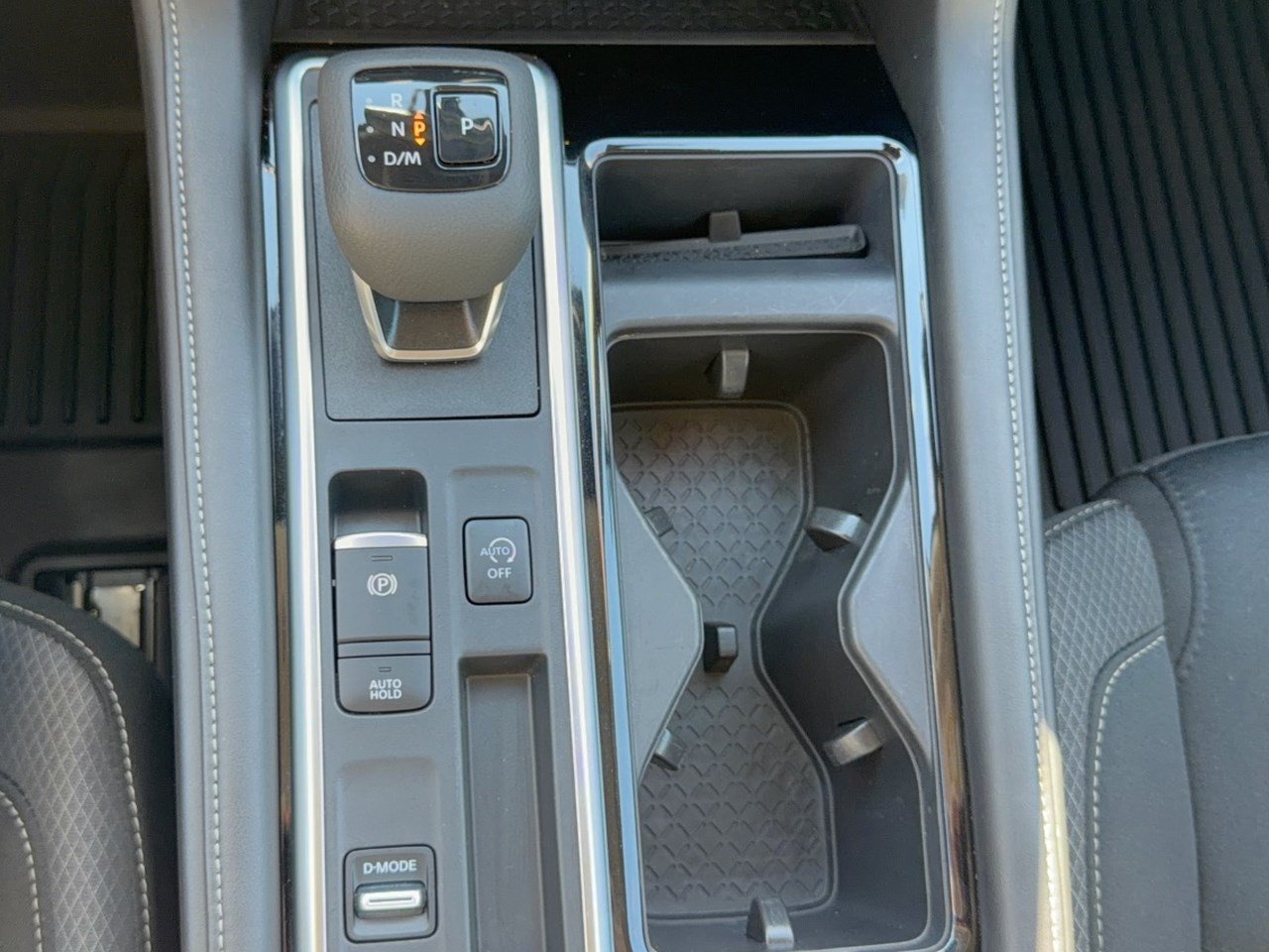 Certified 2025 Nissan Pathfinder SV FWD image 25
