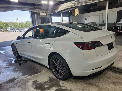Used 2023 Tesla Model 3 Standard Range RWD image 4