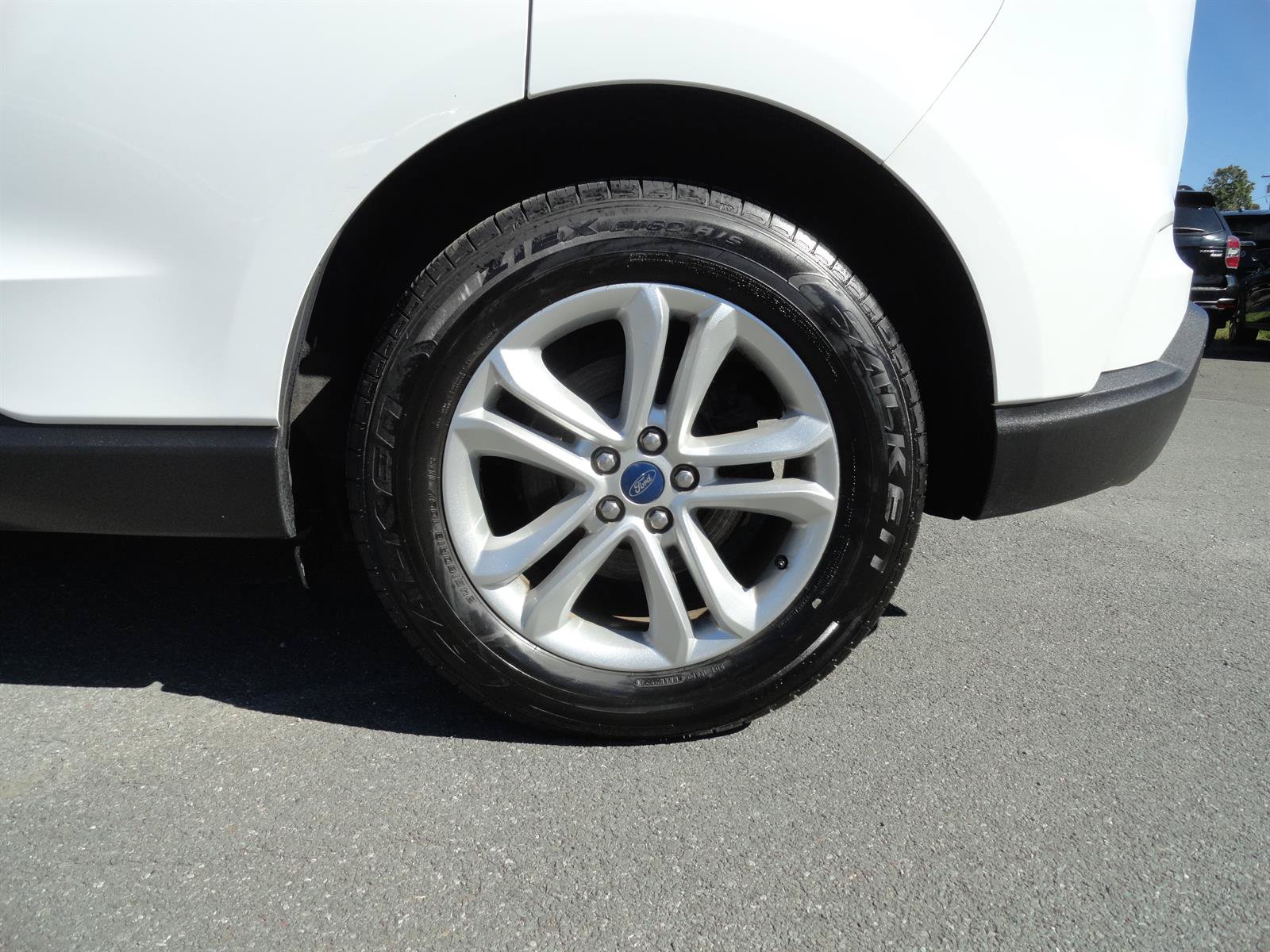 Used 2020 Ford Edge SEL AWD/4WD image 9